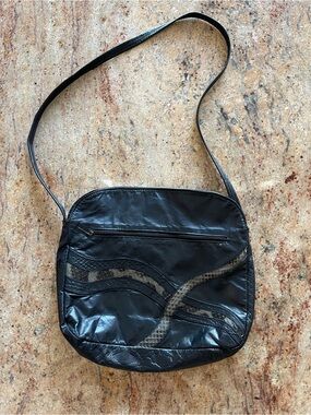 Vintage Saereun Black Leather Crossbody Bag.